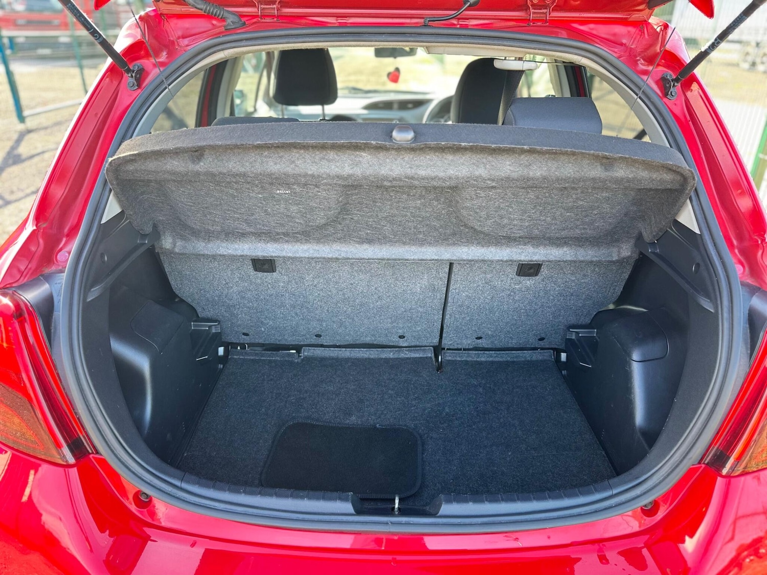 Used Toyota Yaris 2016 for sale - 76189539: Photo 15