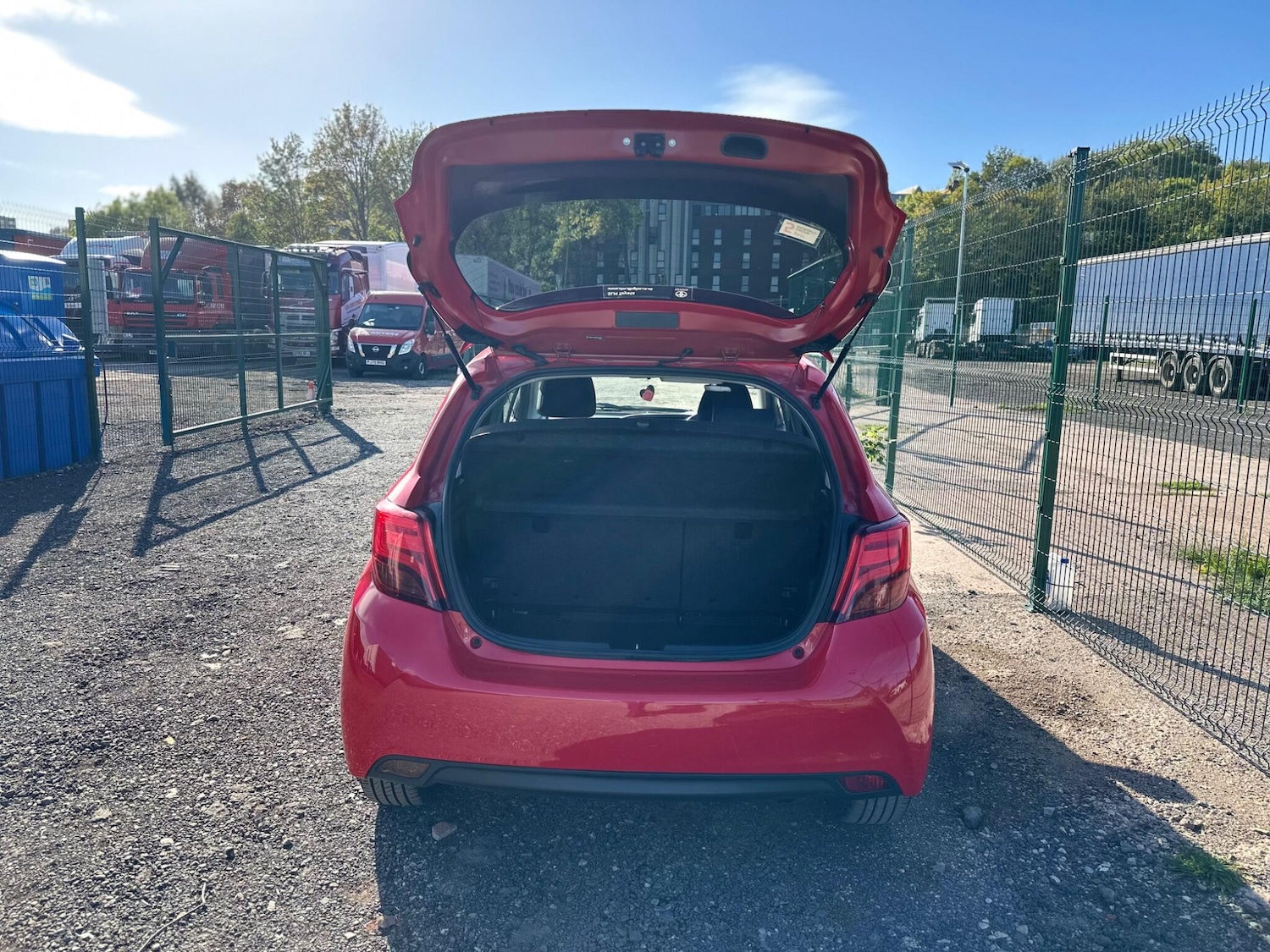 Used Toyota Yaris 2016 for sale - 76189539: Photo 16