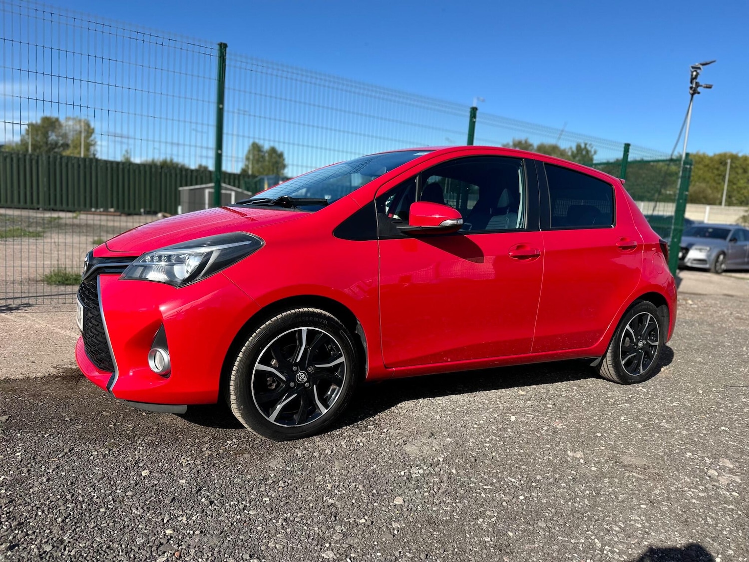 Used Toyota Yaris 2016 for sale - 76189539: Photo 24