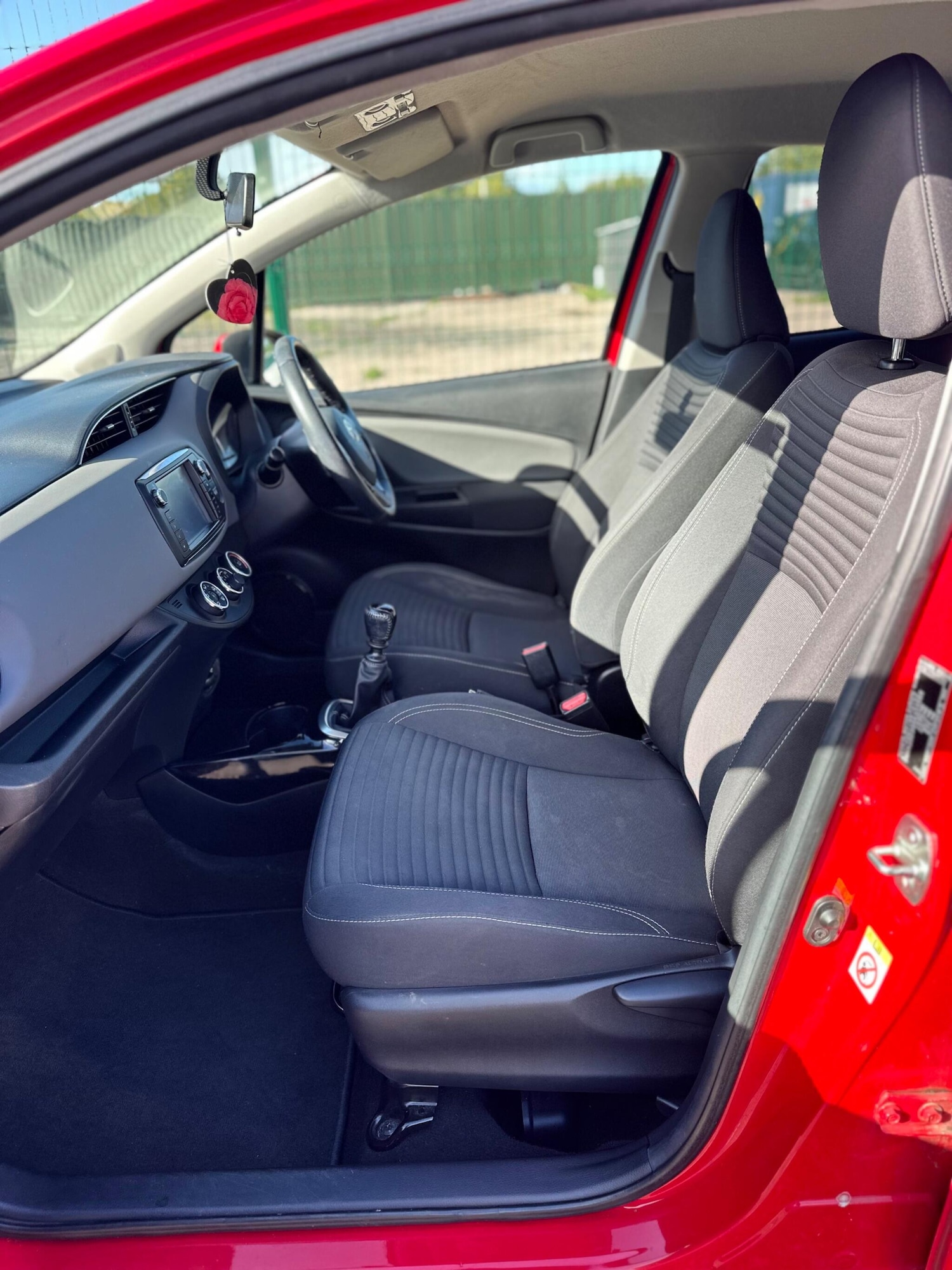 Used Toyota Yaris 2016 for sale - 76189539: Photo 34