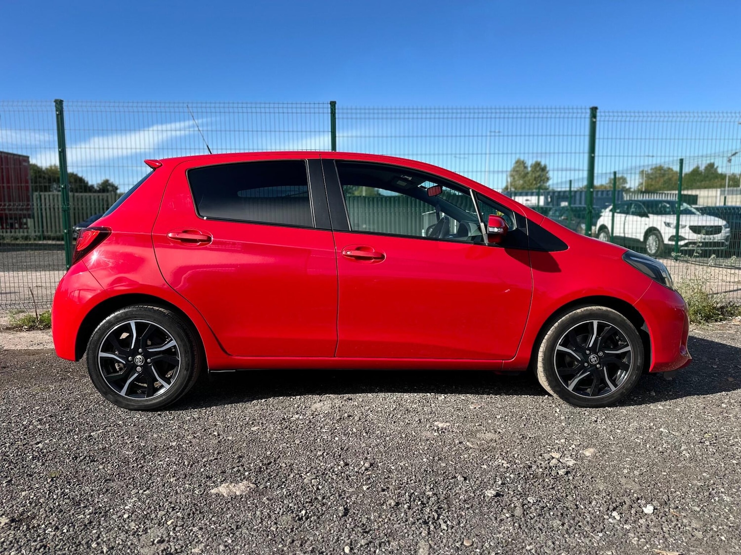 Used Toyota Yaris 2016 for sale - 76189539: Photo 8