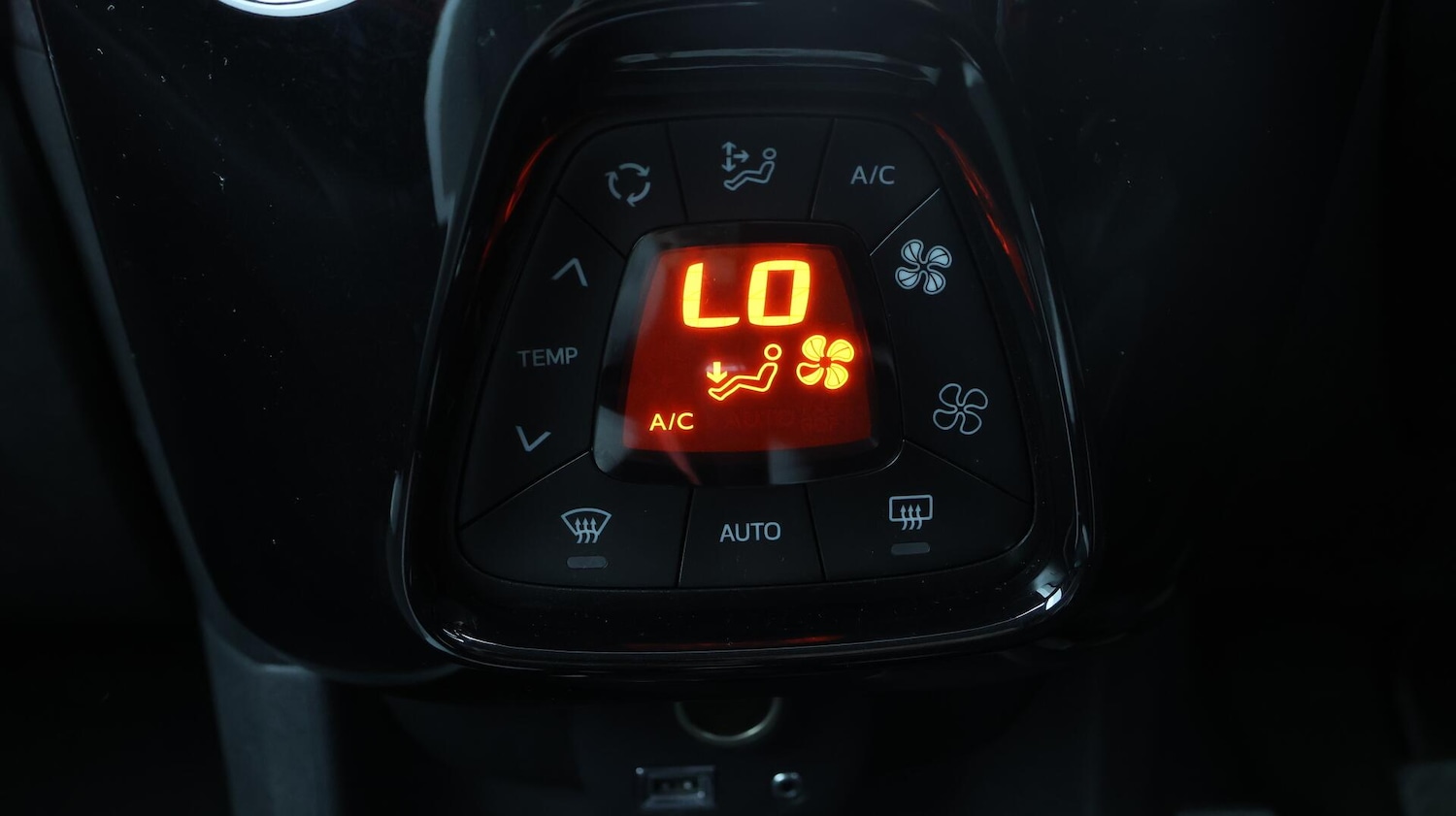 Used Toyota AYGO 2018 for sale - 76742461: Photo 13