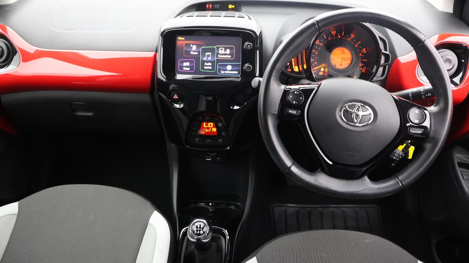 Used Toyota AYGO 2018 for sale - 76742461: Photo 14