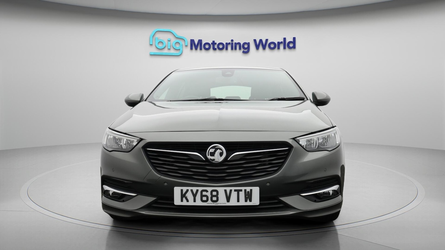 Used Vauxhall Insignia 2018 for sale - 76380903: Photo 2