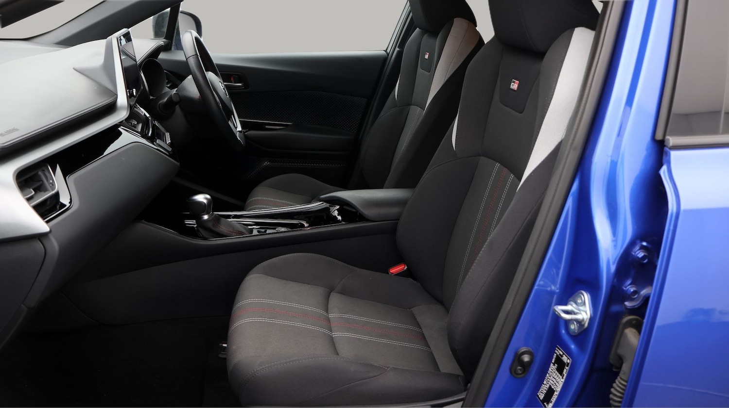 Used Toyota C-HR 2022 for sale - 77379379: Photo 14