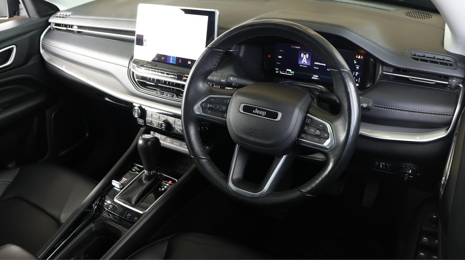 Used Jeep Compass 2023 for sale - 76138100: Photo 10