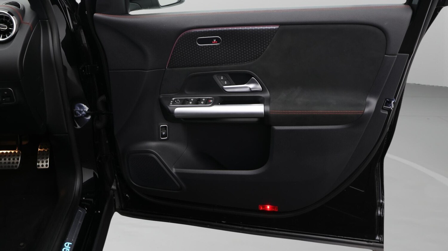 Used Mercedes-Benz EQA 2024 for sale - 76657819: Photo 16