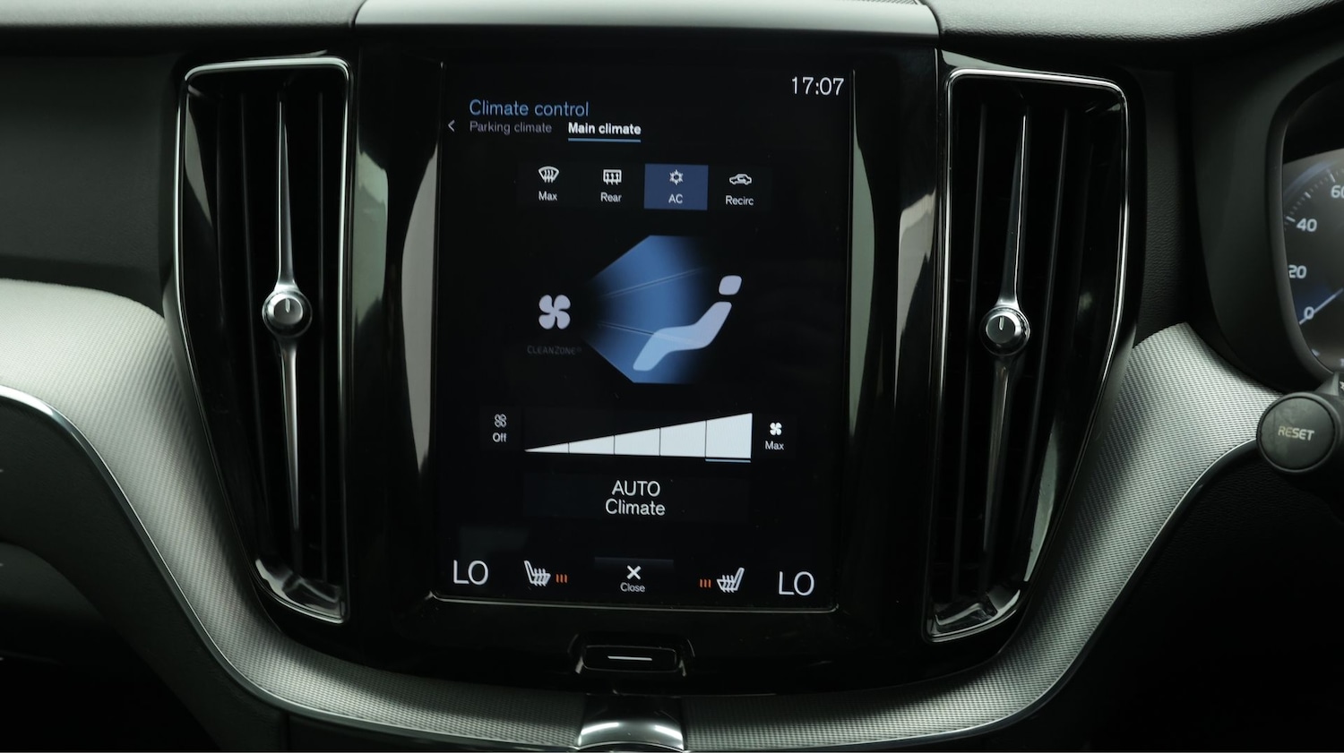 Used Volvo XC60 2019 for sale - 78046655: Photo 12