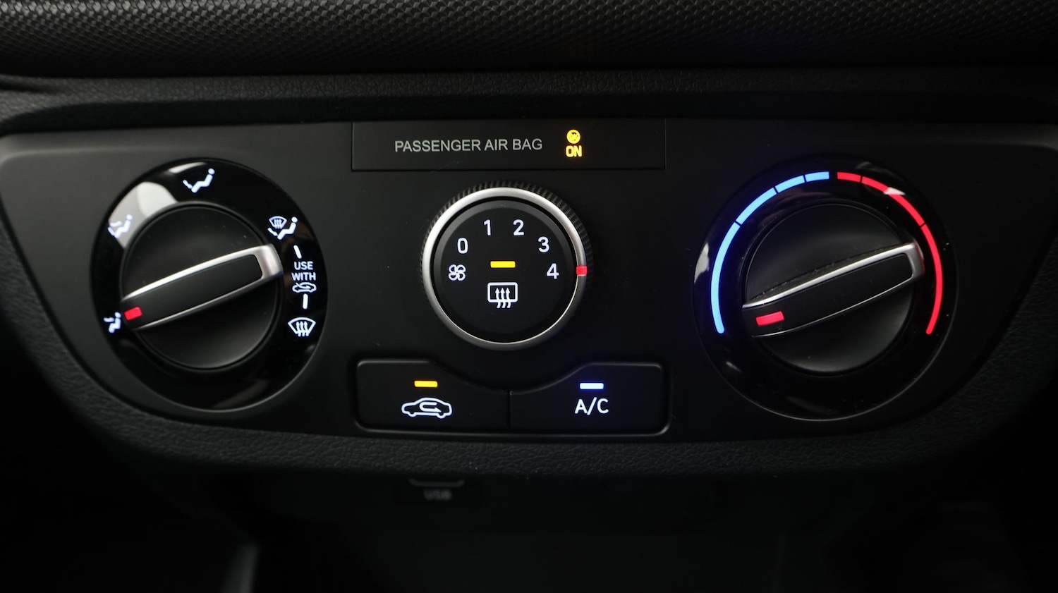 Used Hyundai i10 2020 for sale - 77181912: Photo 12