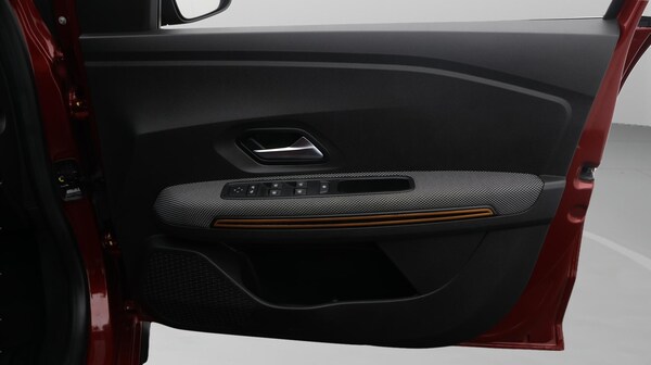 Used Dacia Sandero Stepway 2021 for sale - 76152698: Photo 16