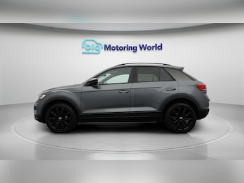 Used Volkswagen T-Roc 2021 for sale - 78243232: Photo