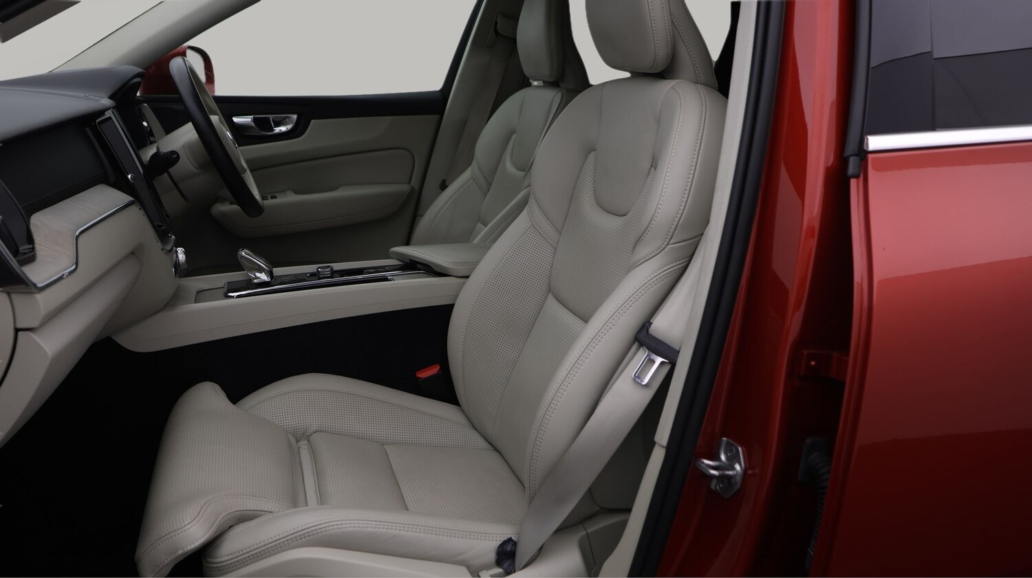 Used Volvo XC60 2021 for sale - 77296928: Photo 14