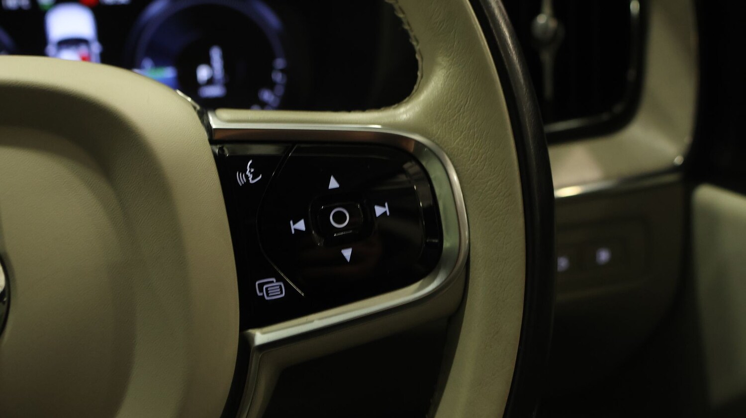 Used Volvo XC60 2021 for sale - 77296928: Photo 23