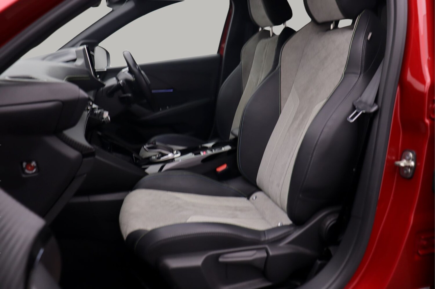 Used Peugeot E-208 for sale - 77365055: Photo 14