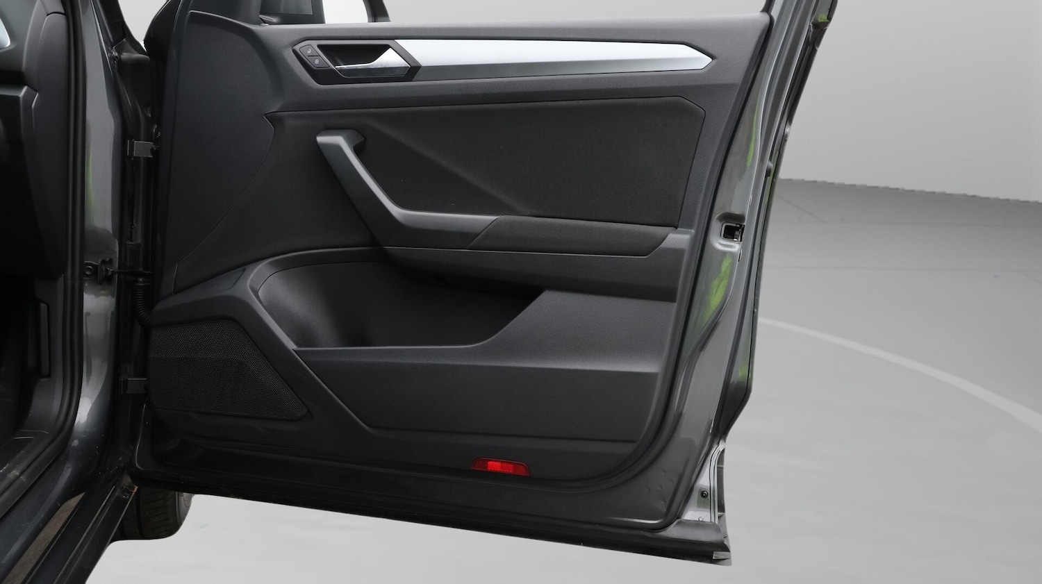 Used Volkswagen T-Roc 2024 for sale - 76380673: Photo 15