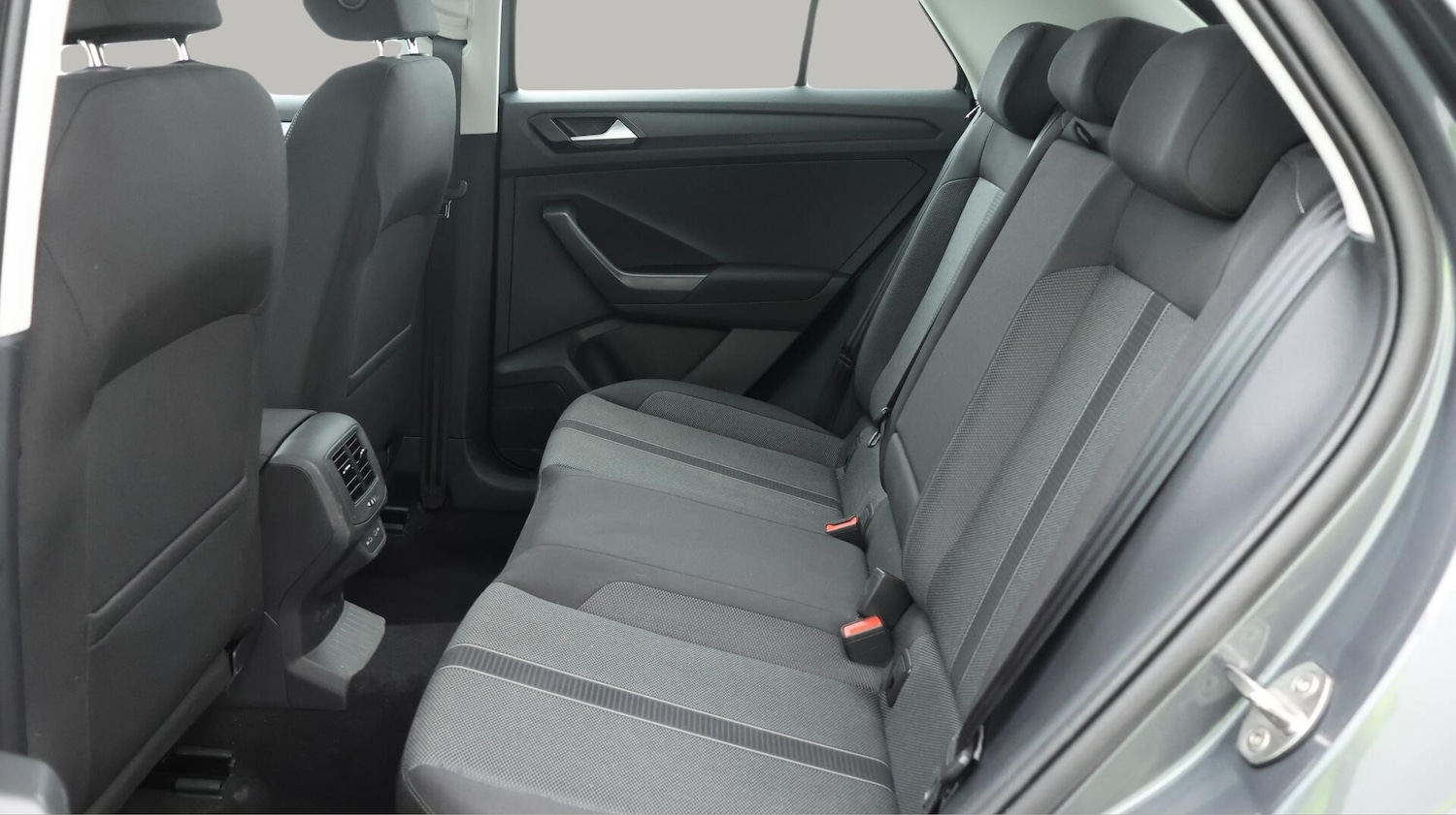 Used Volkswagen T-Roc 2024 for sale - 76380673: Photo 16