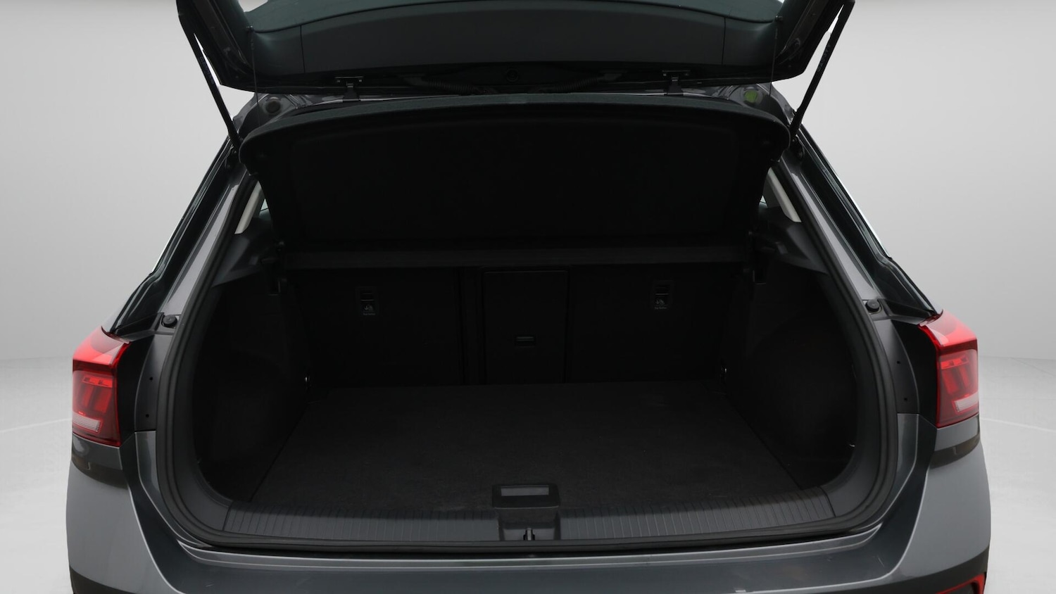 Used Volkswagen T-Roc 2024 for sale - 76380673: Photo 17