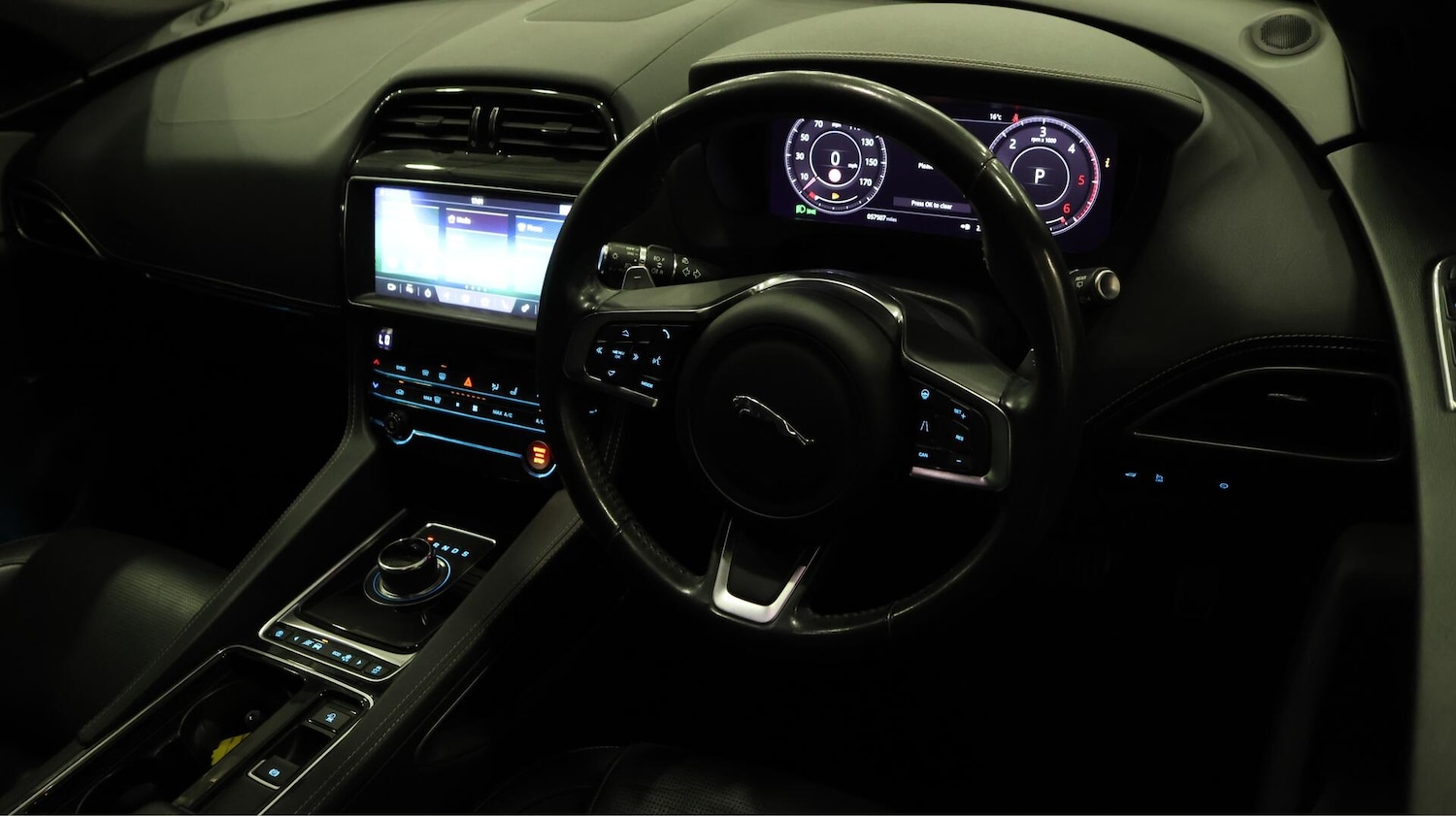 Used Jaguar F-Pace 2020 for sale - 76522274: Photo 10