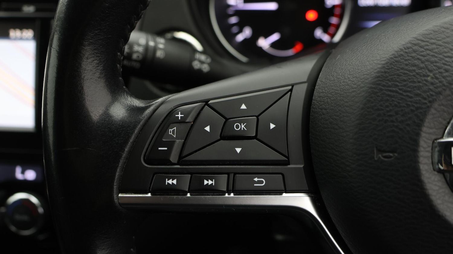 Used Nissan Qashqai 2017 for sale - 76633652: Photo 24