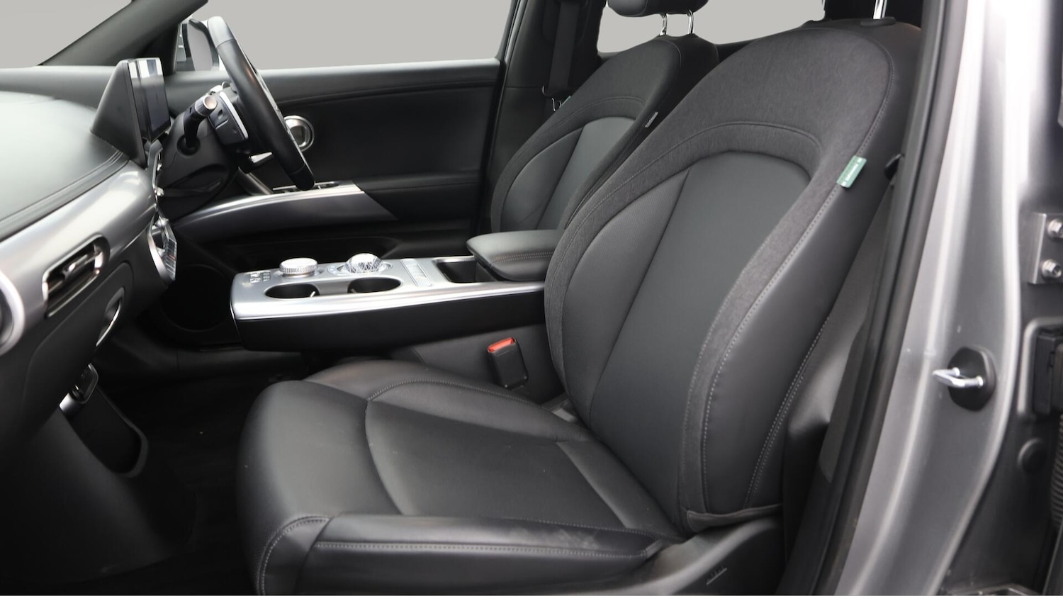 Used Genesis GV60 2022 for sale - 76408867: Photo 15