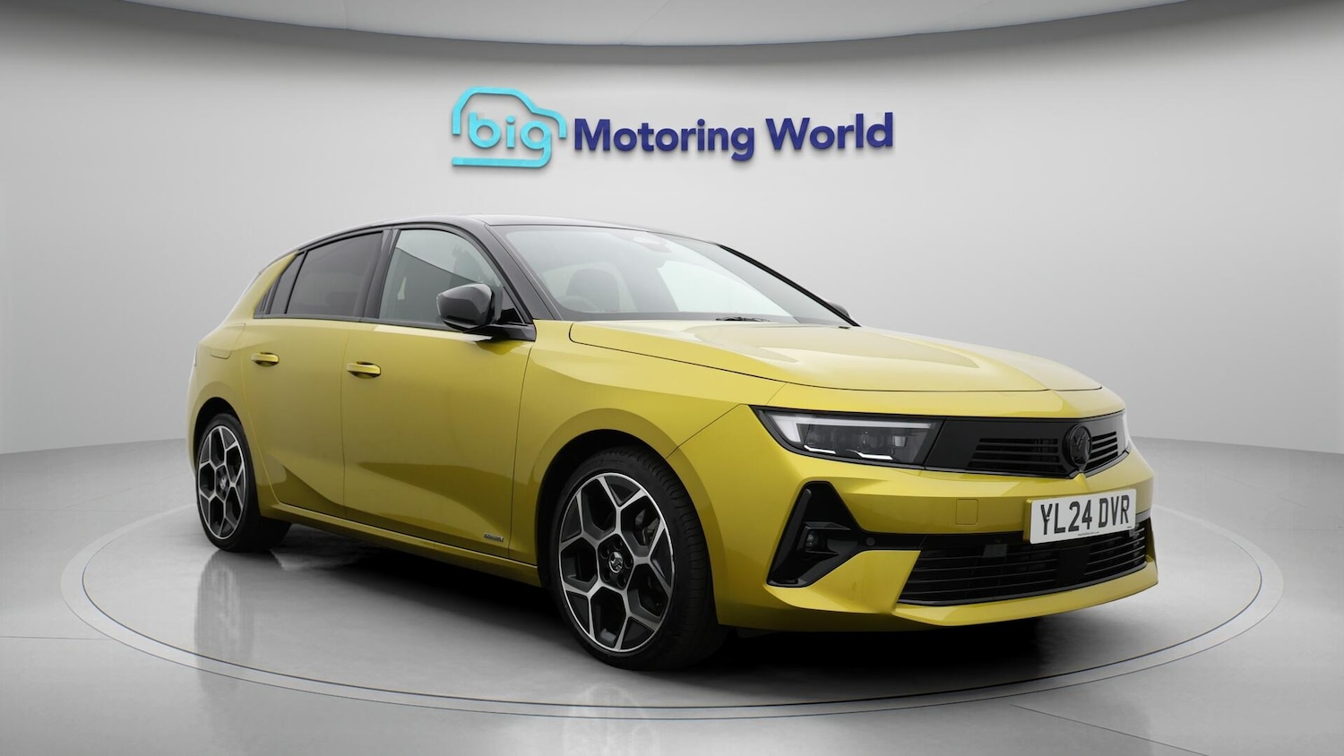 Used Vauxhall Astra 2024 for sale - 76644851: Photo 2