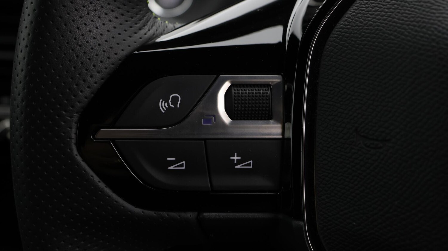 Used Peugeot E-208 2022 for sale - 76381224: Photo 24