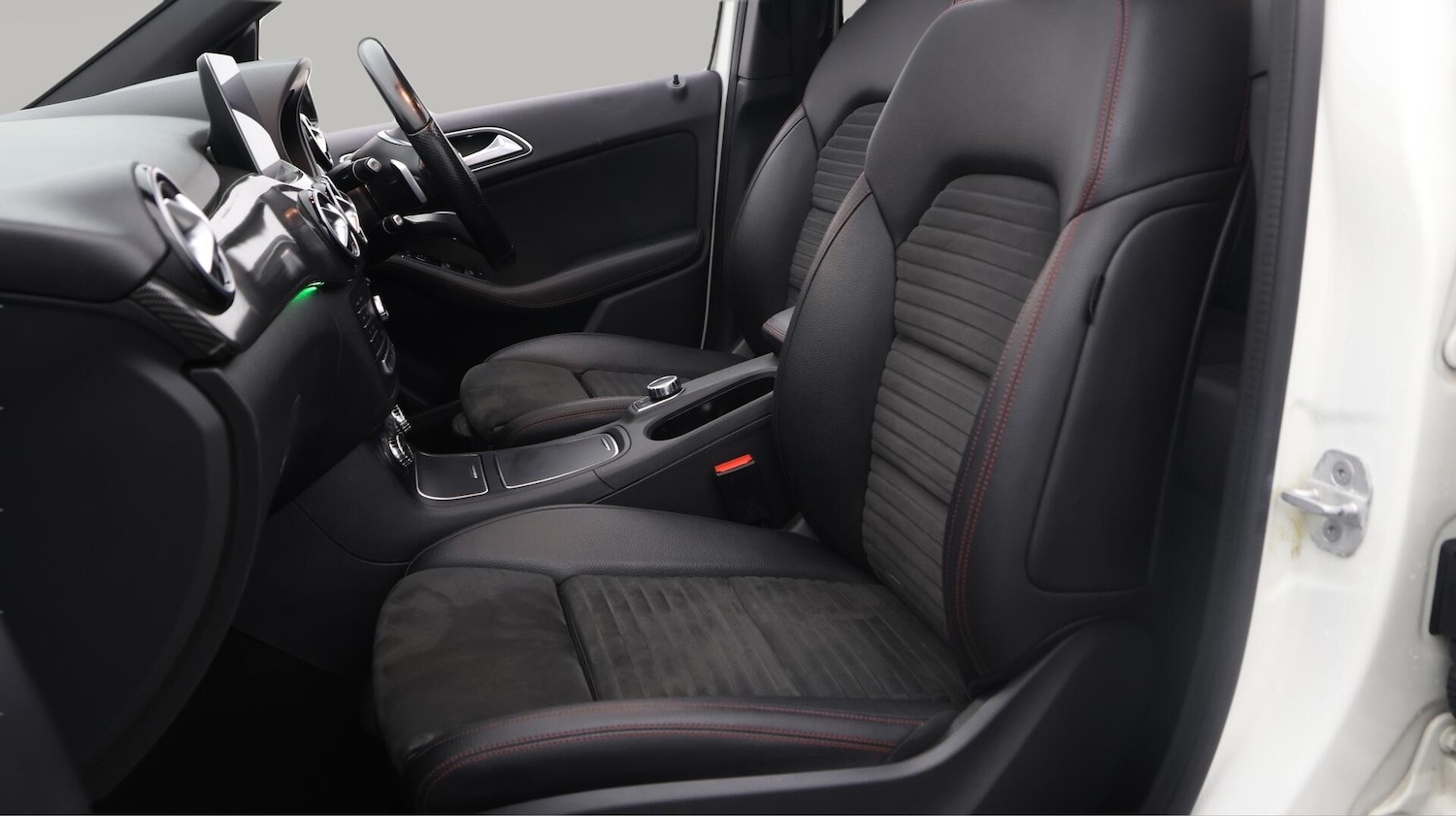 Used Mercedes-Benz B Class 2017 for sale - 76550558: Photo 15