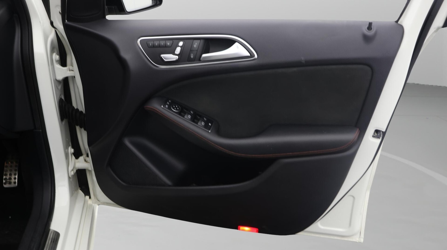 Used Mercedes-Benz B Class 2017 for sale - 76550558: Photo 16