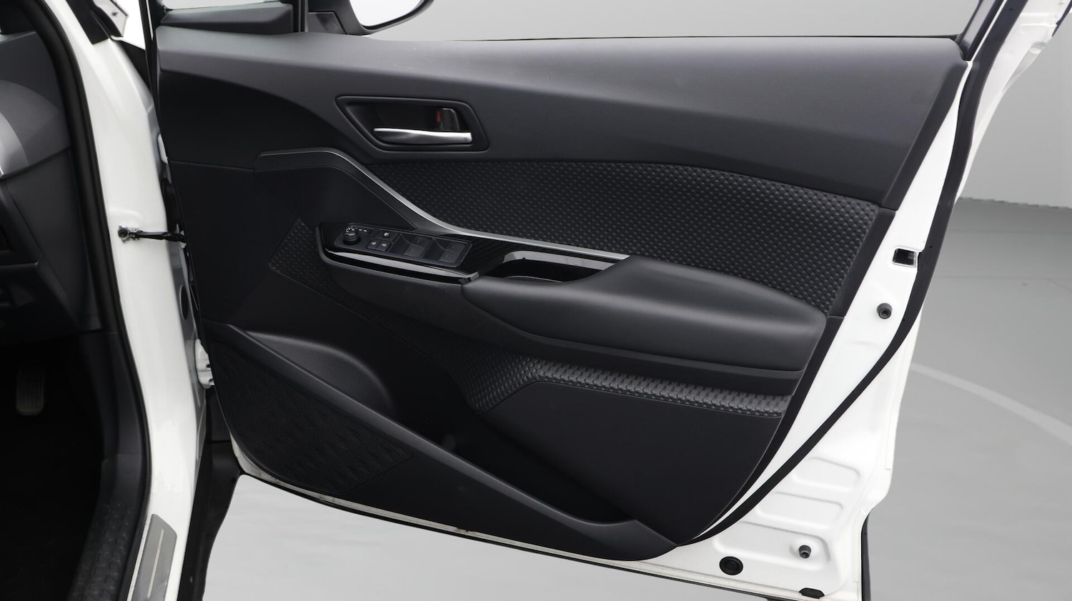 Used Toyota C-HR 2022 for sale - 76422900: Photo 16