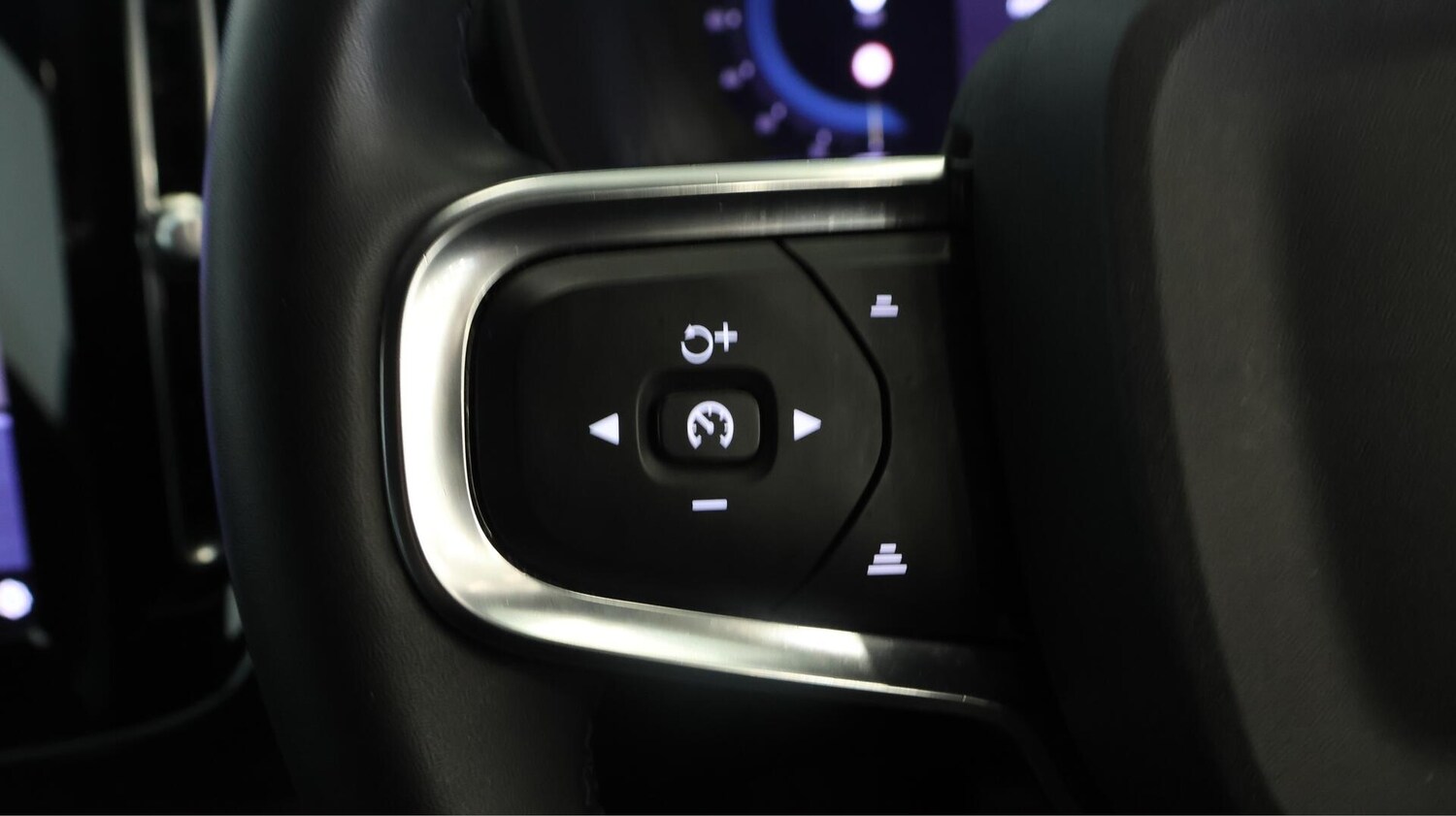 Used Volvo XC40 2022 for sale - 76512842: Photo 23