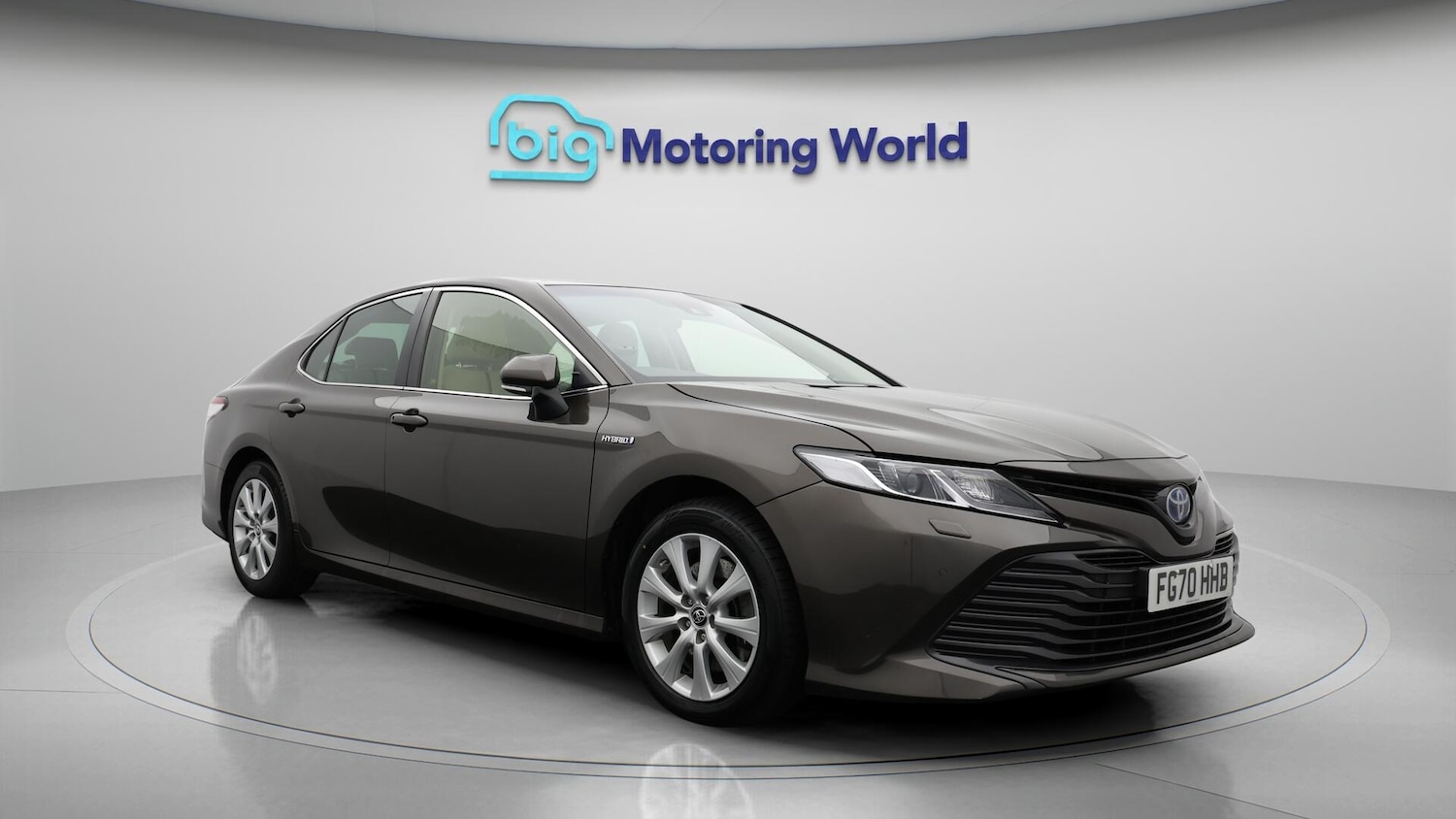 Used Toyota Camry 2020 for sale - 76440961: Photo 2
