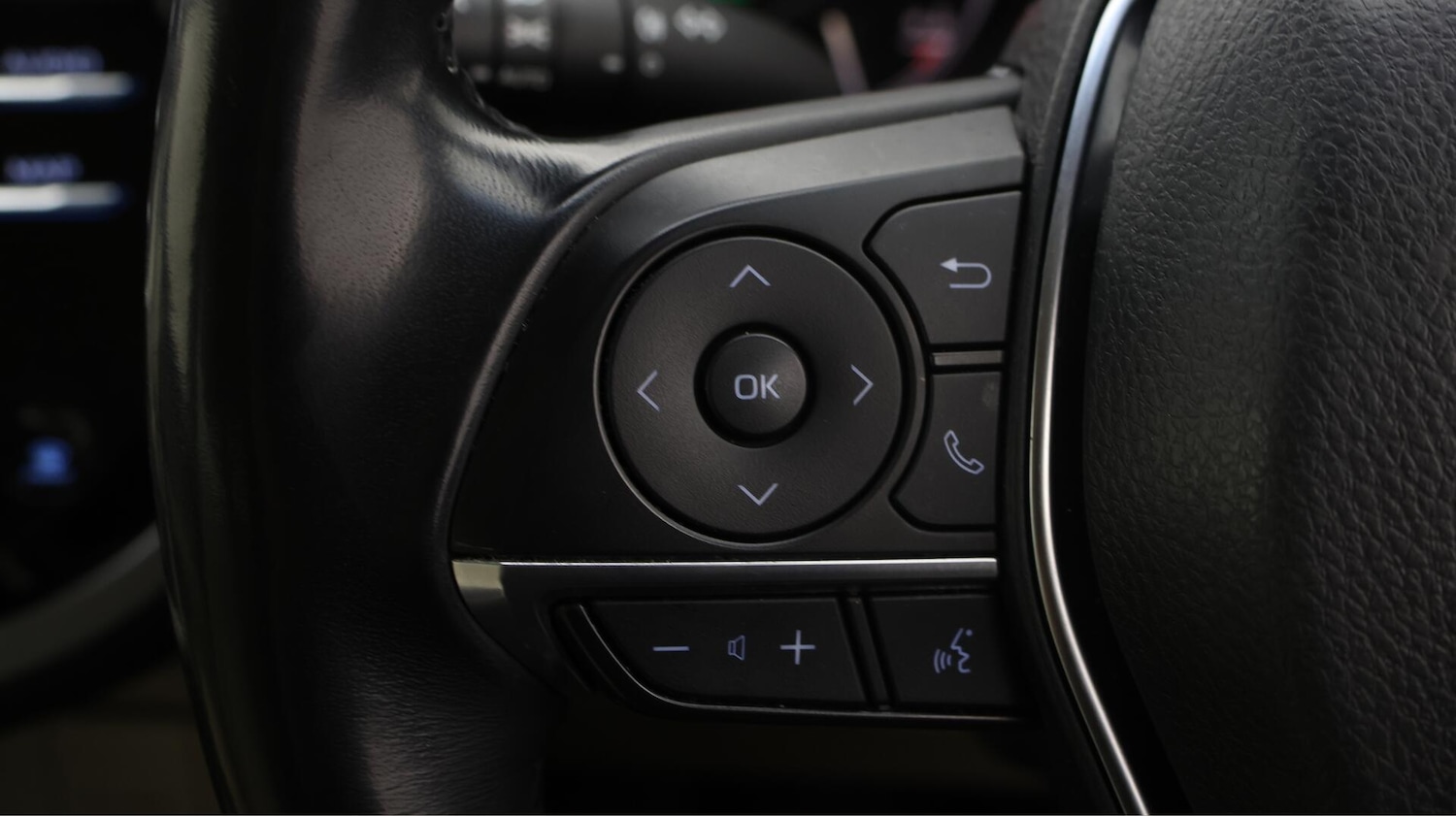 Used Toyota Camry 2020 for sale - 76440961: Photo 24