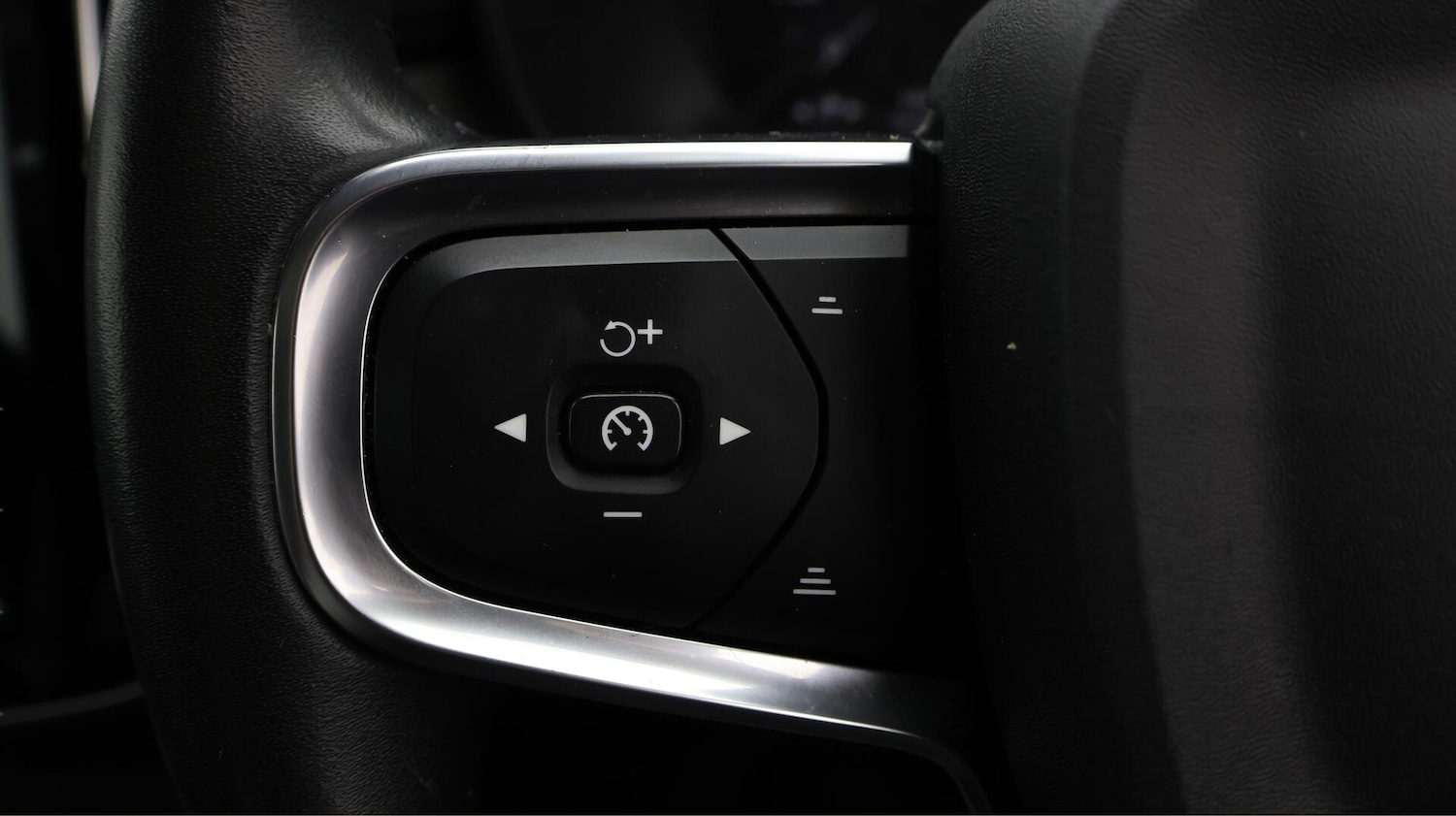 Used Volvo XC40 2020 for sale - 76592788: Photo 25