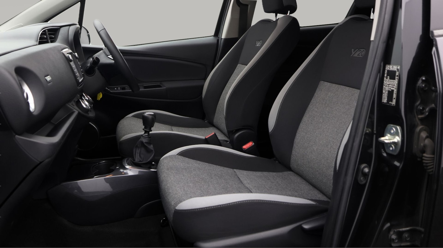 Used Toyota Yaris 2020 for sale - 77308621: Photo 14