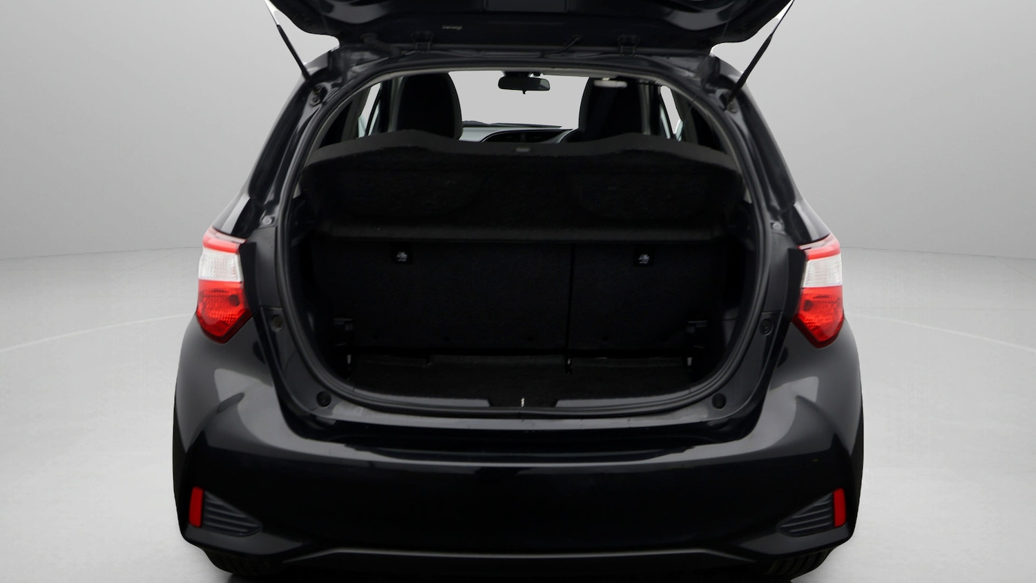 Used Toyota Yaris 2020 for sale - 77308621: Photo 17