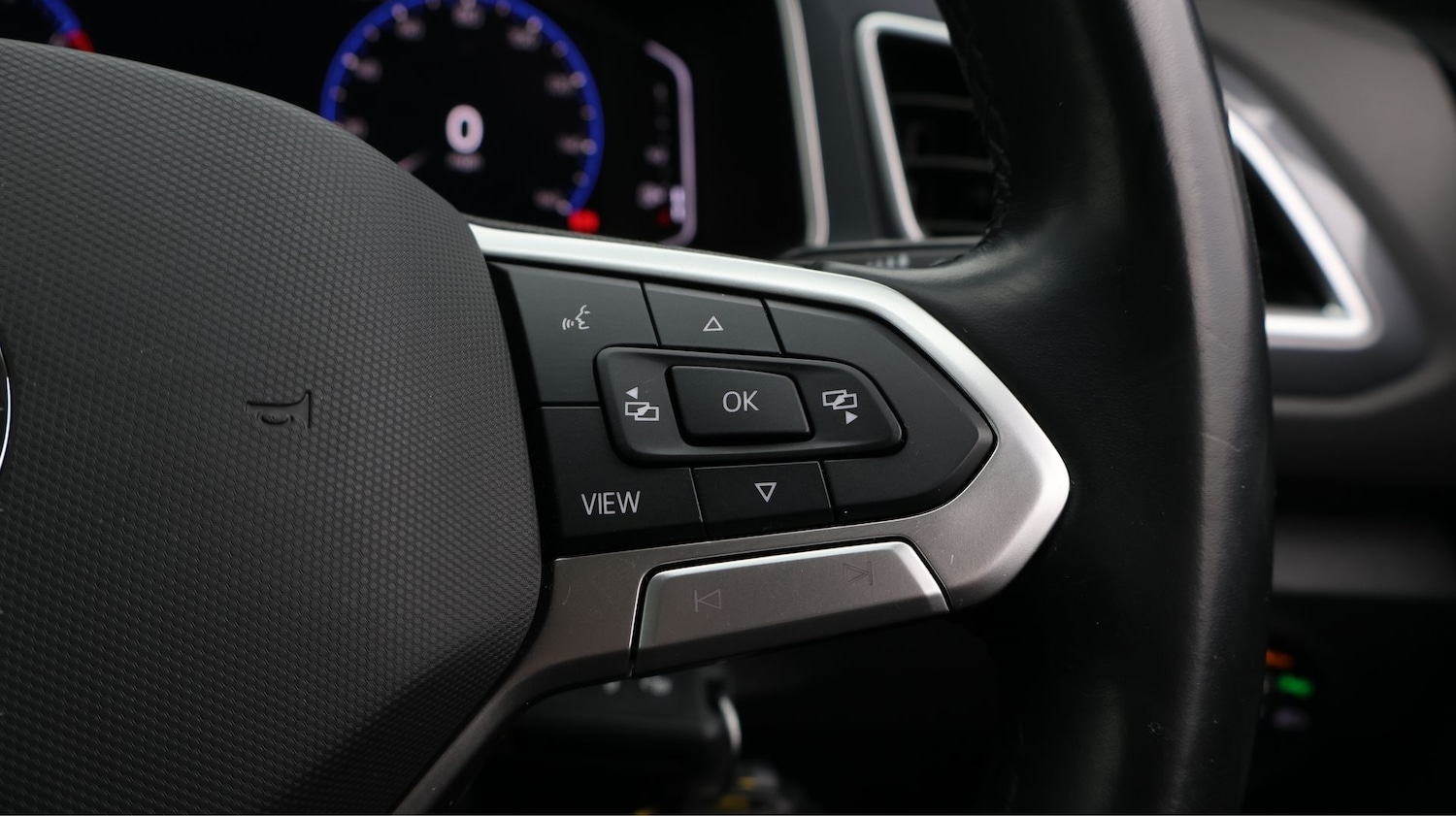 Used Volkswagen T-Roc 2022 for sale - 77375745: Photo 25