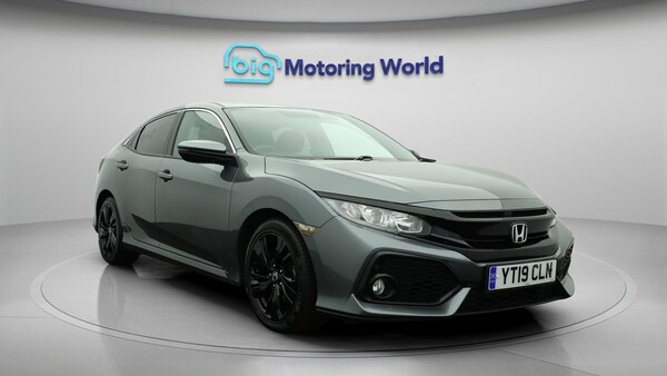 Used Honda Civic 2019 for sale - 76284322: Photo 2