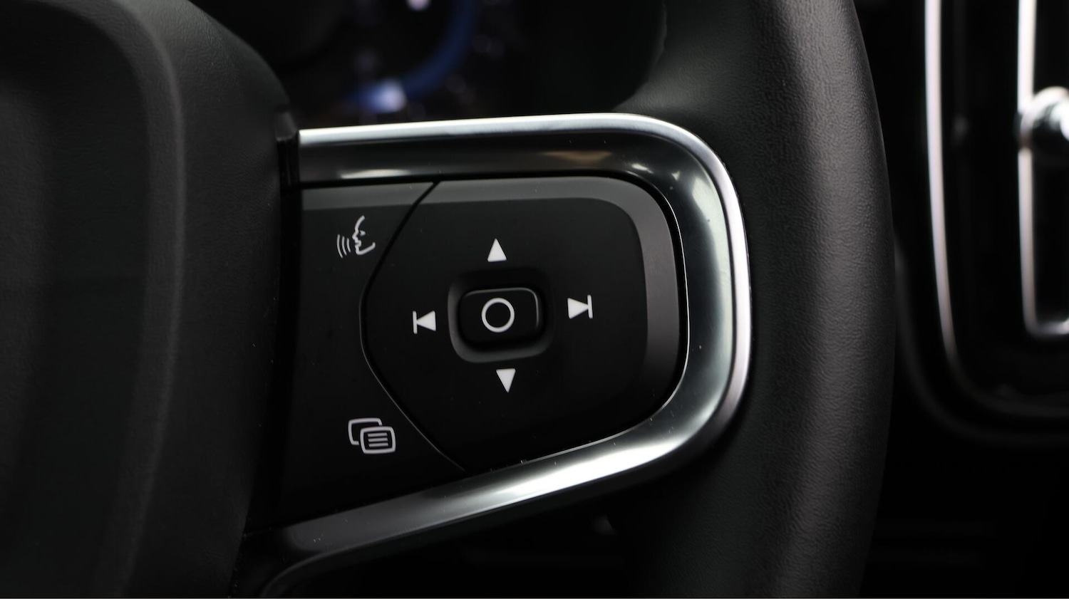 Used Volvo XC40 2024 for sale - 76307141: Photo 25