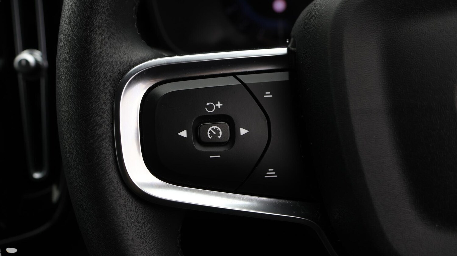 Used Volvo XC40 2023 for sale - 76294446: Photo 23