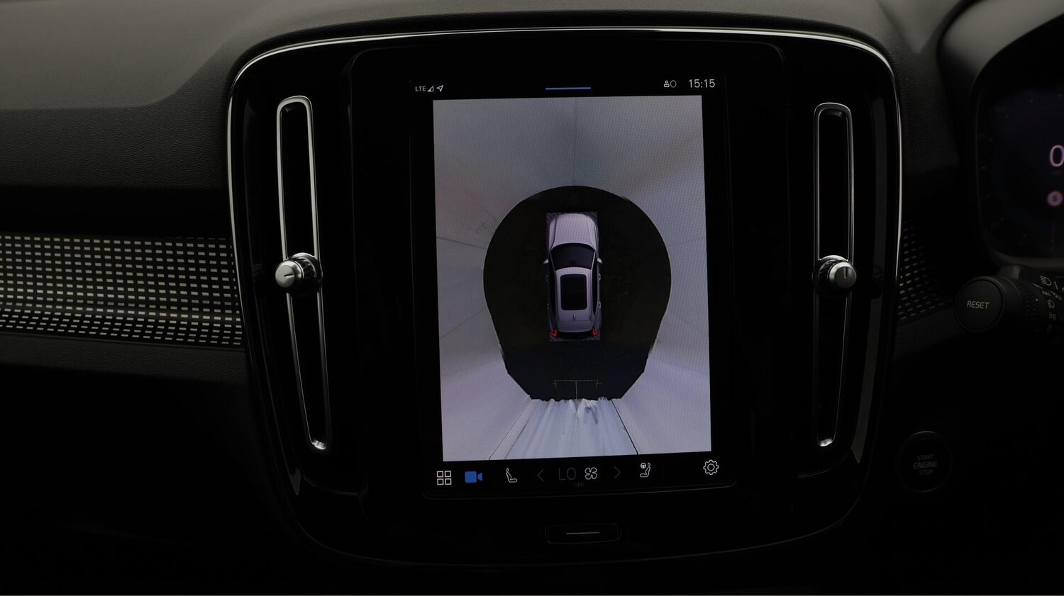 Used Volvo XC40 2023 for sale - 76294446: Photo 25