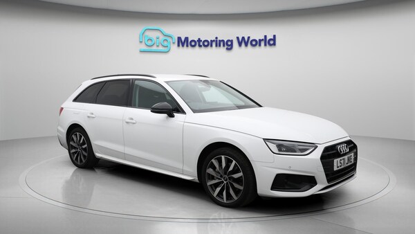 Used Audi A4 2021 for sale - 76314682: Photo 2