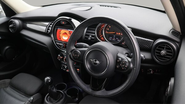Used MINI Hatch 2019 for sale - 76295057: Photo 10