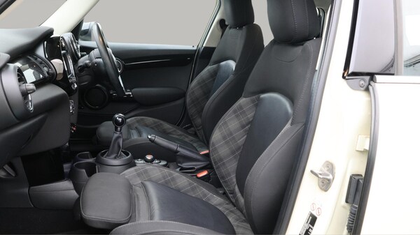 Used MINI Hatch 2019 for sale - 76295057: Photo 15