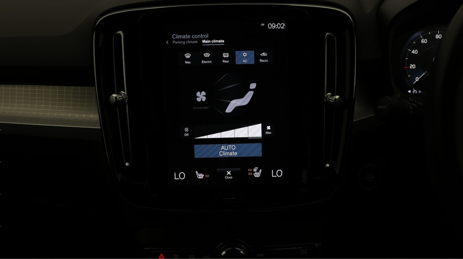 Used Volvo XC40 2023 for sale - 77945616: Photo 12