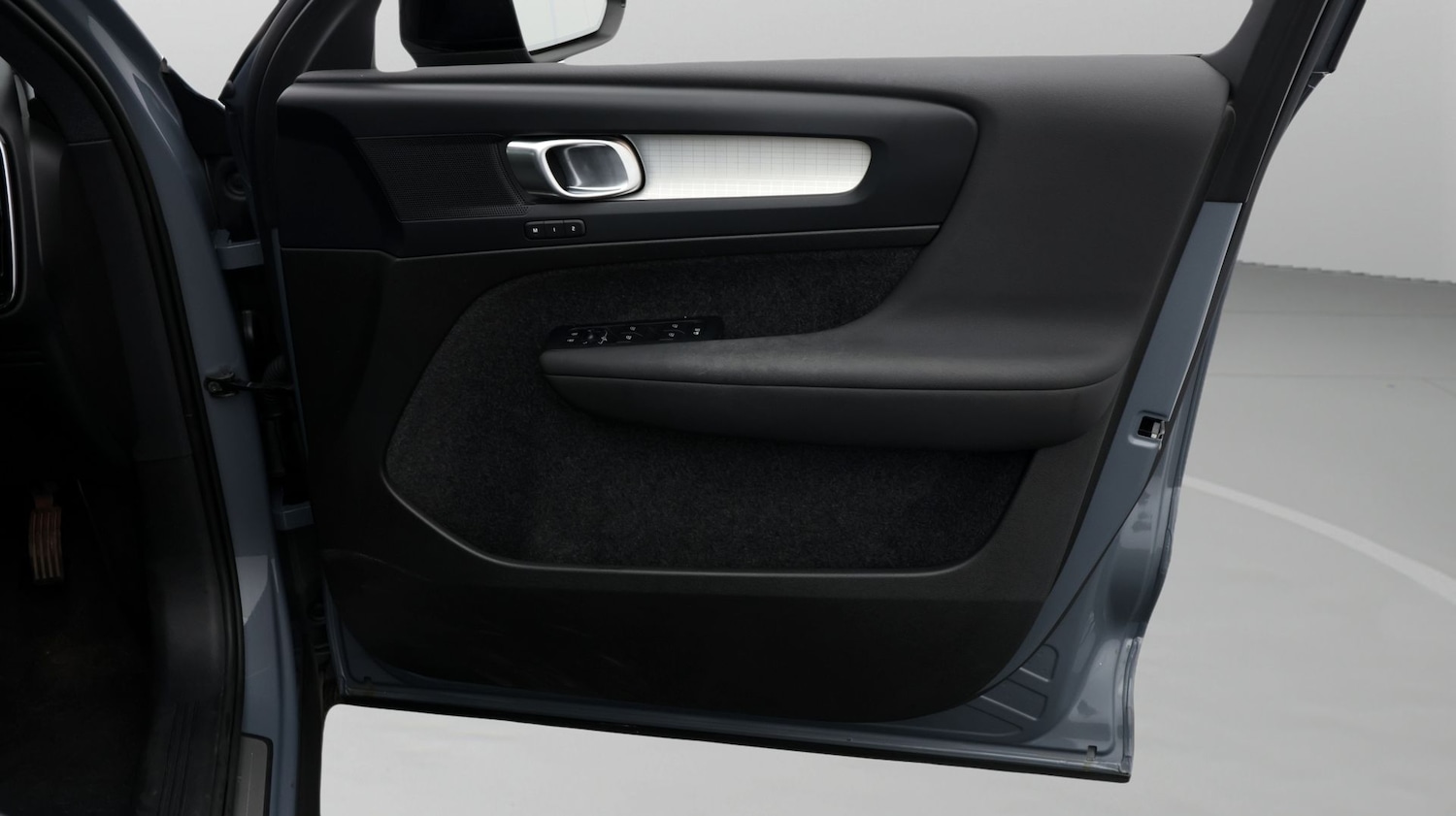 Used Volvo XC40 2023 for sale - 77945616: Photo 15