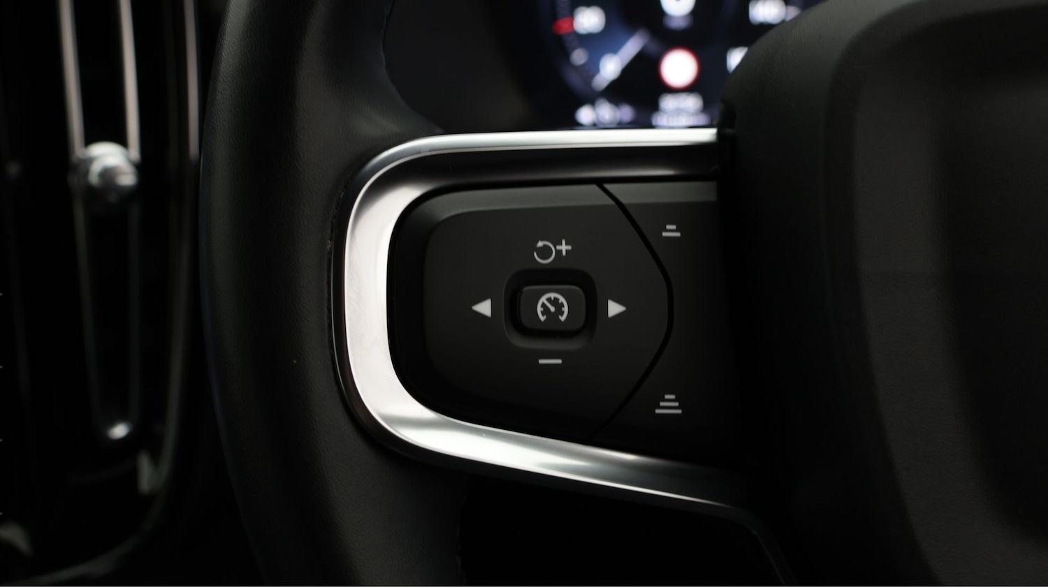 Used Volvo XC40 2023 for sale - 77945616: Photo 22