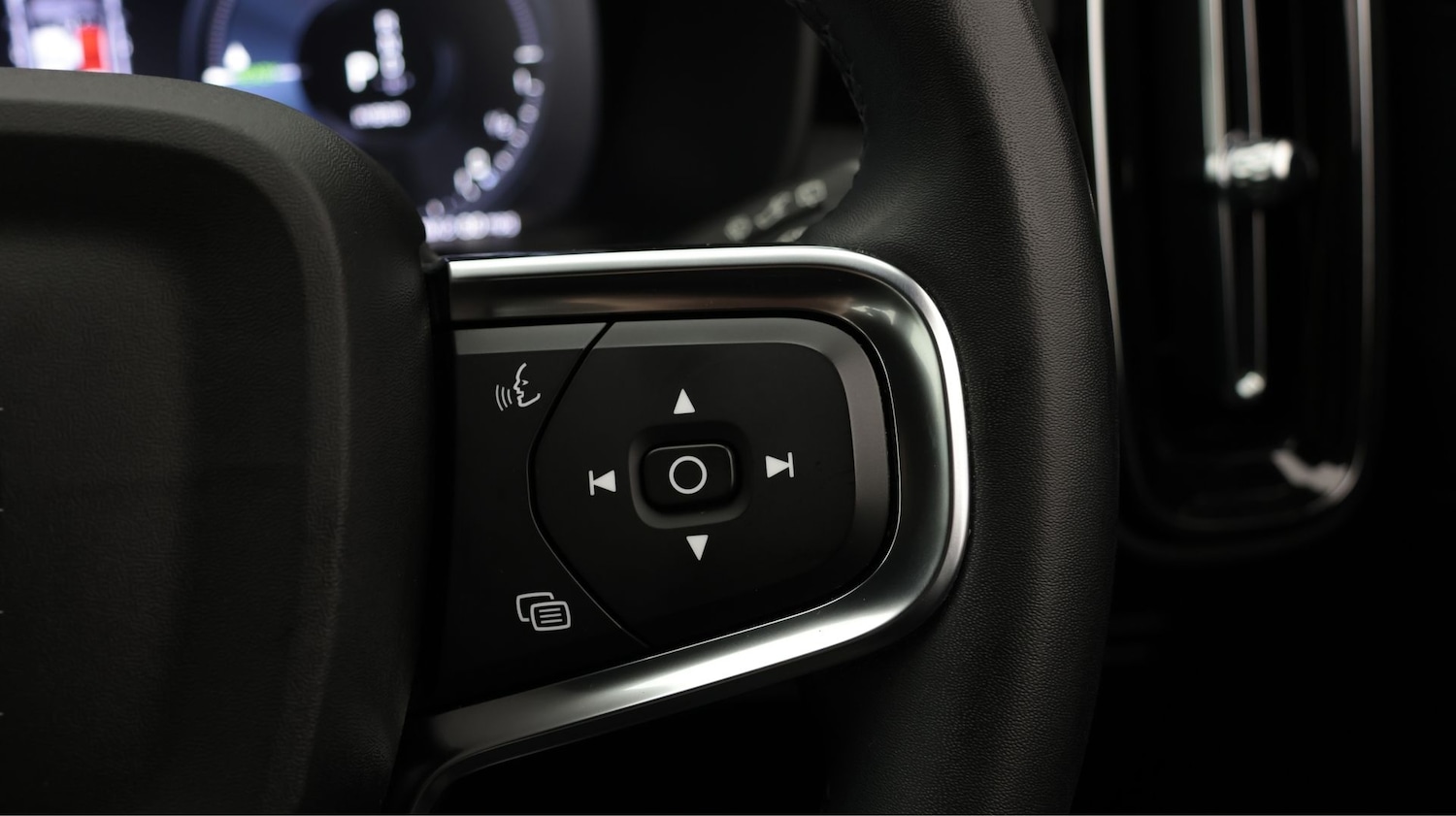 Used Volvo XC40 2023 for sale - 77945616: Photo 23