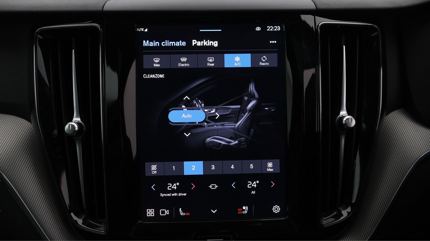 Used Volvo XC60 2024 for sale - 77367110: Photo 12