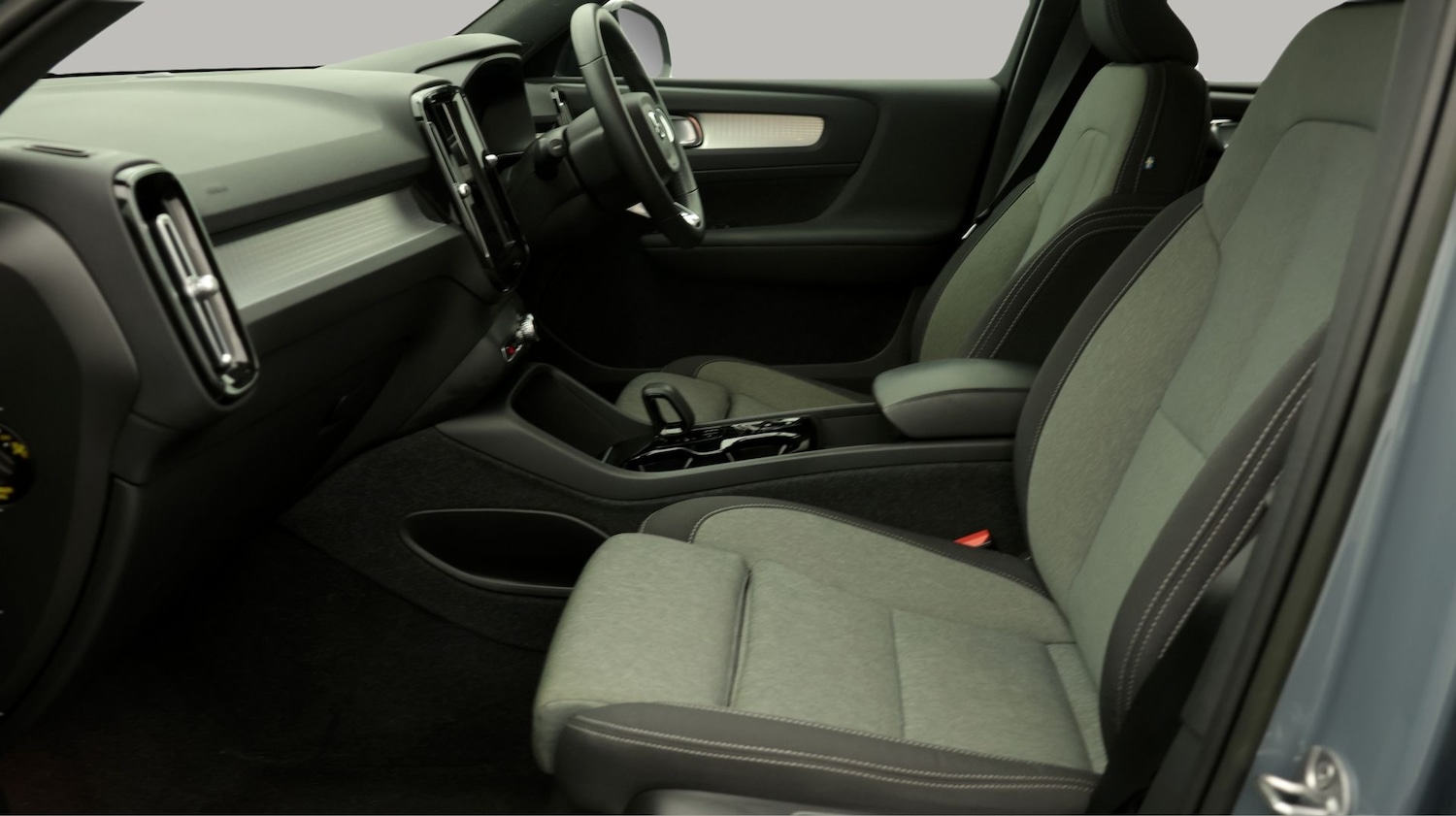 Used Volvo XC40 2023 for sale - 77721626: Photo 14