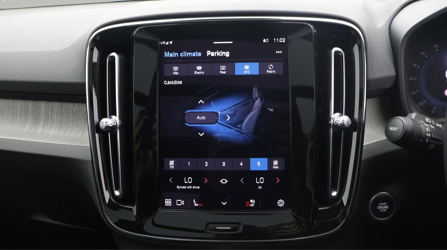 Used Volvo XC40 2023 for sale - 76456847: Photo 13